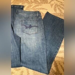 Wrangler Bootcut Jeans junior 15/32
Med wash